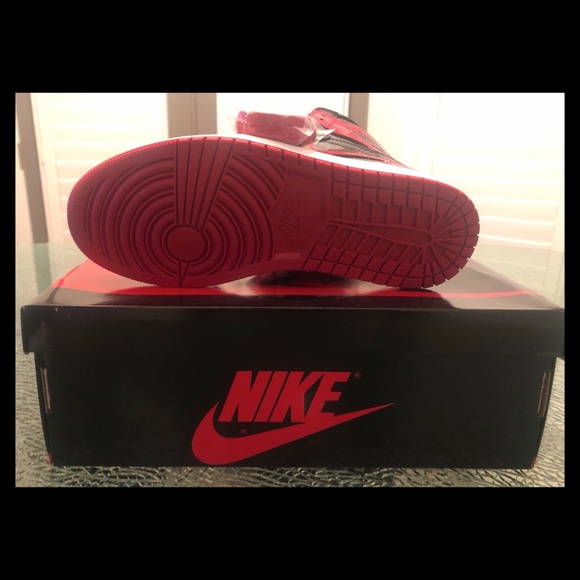 AIR JORDAN 1 RETRO HIGH OG \'PATENT BRED\' / SIZE 10 MENS / WMNS 11.5 main image 9